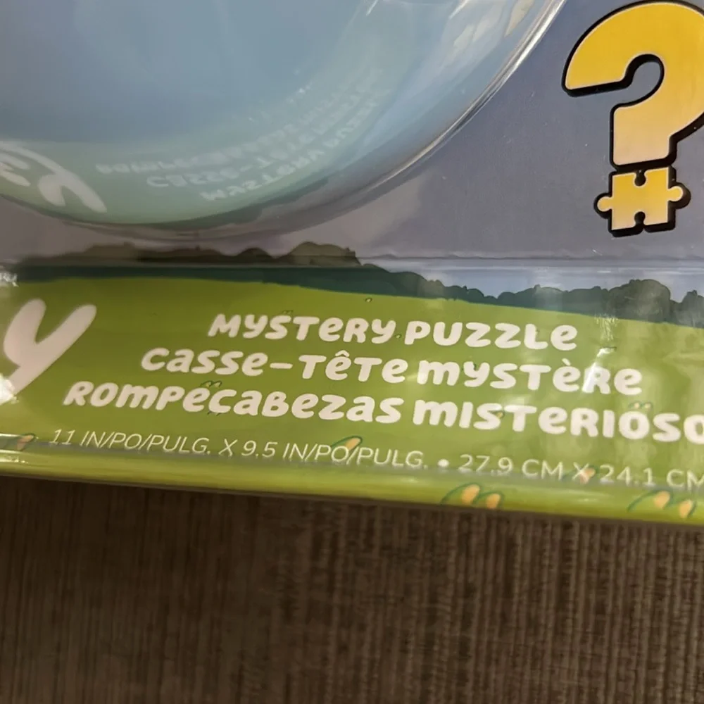 BLUEY Puzzle Mystery 24 pieces NEW